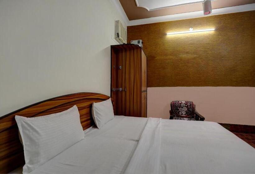اتاق کلاسیک سه تخته, Oyo Bluebird Inn Hotel And Guest House