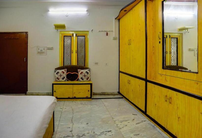 三人经典房间, Oyo Bluebird Inn Hotel And Guest House