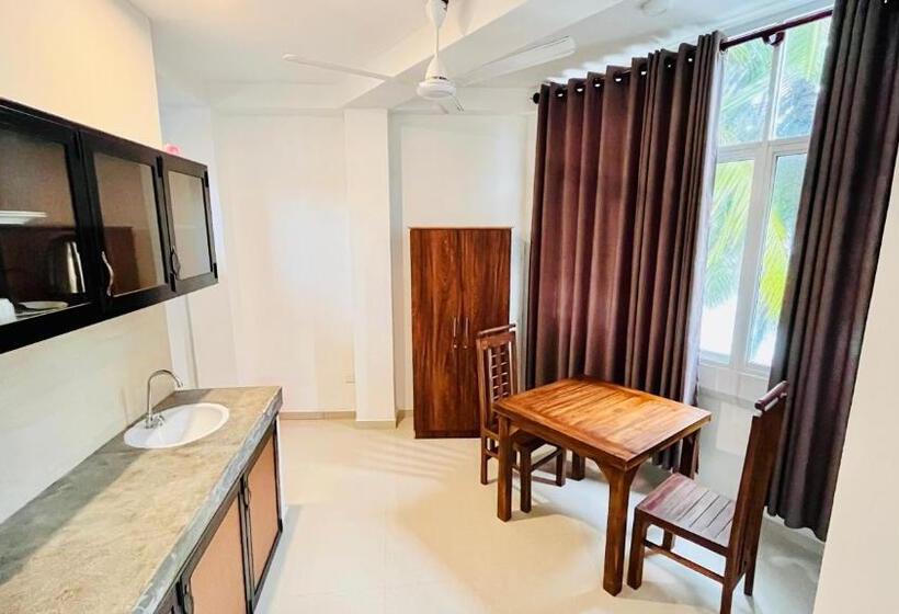 带大床的标准间, Lucky Pearl Beach Resort
