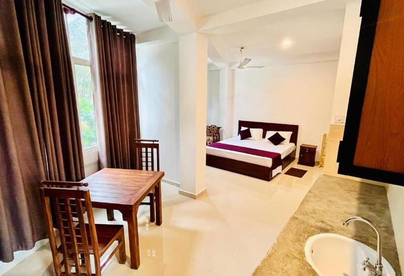 带大床的标准间, Lucky Pearl Beach Resort