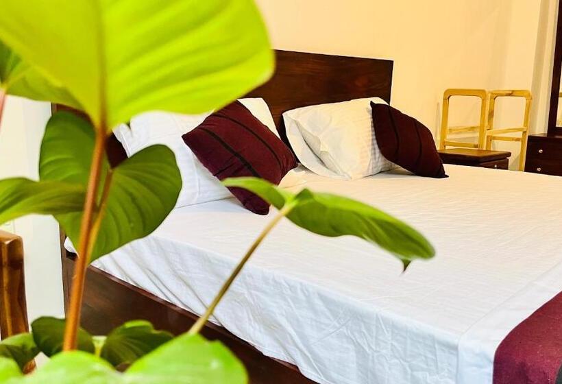 带大床的标准间, Lucky Pearl Beach Resort