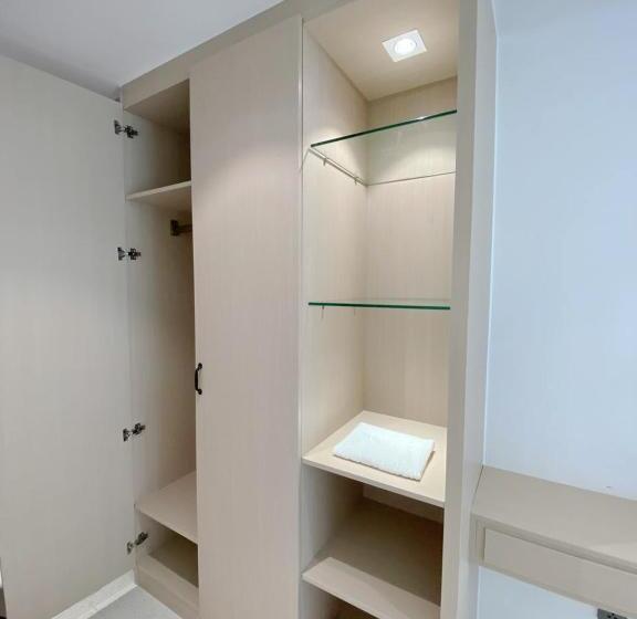 חדר סטנדרט עם מרפסת, Hc