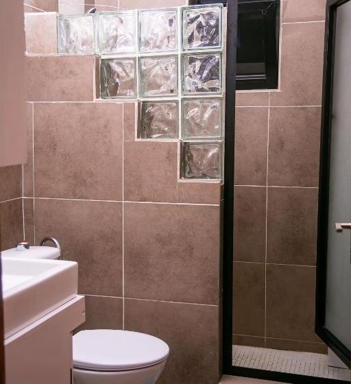 استودیوی سوپریور, Toilcam