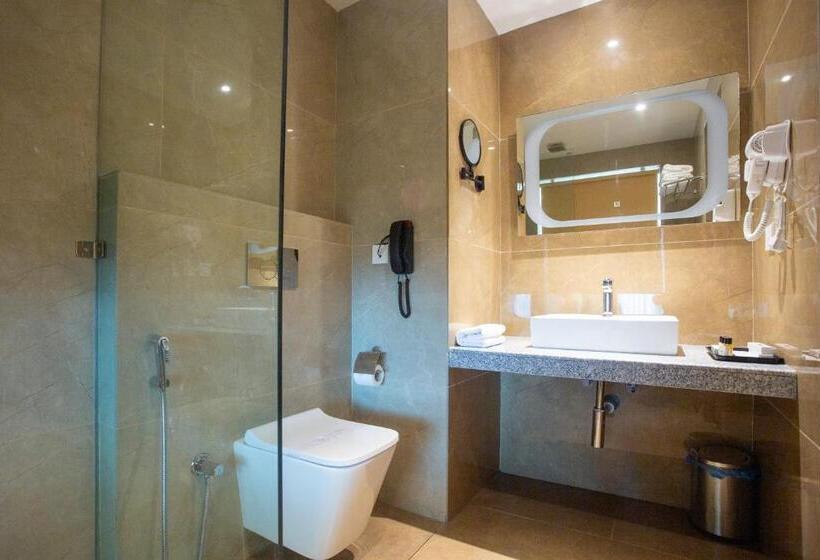 اتاق سوپریور با تخت بزرگ, Bhairahawa Garden Resort