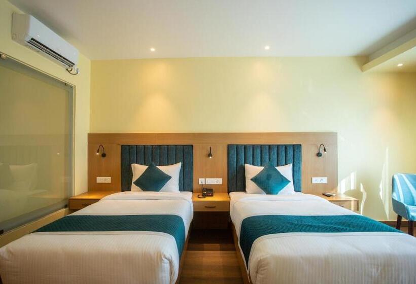 اتاق سوپریور با تخت بزرگ, Bhairahawa Garden Resort
