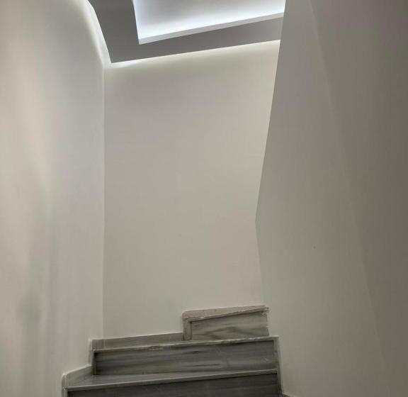 스탠다드 룸, Floger World