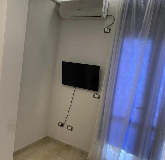 스탠다드 룸, Floger World