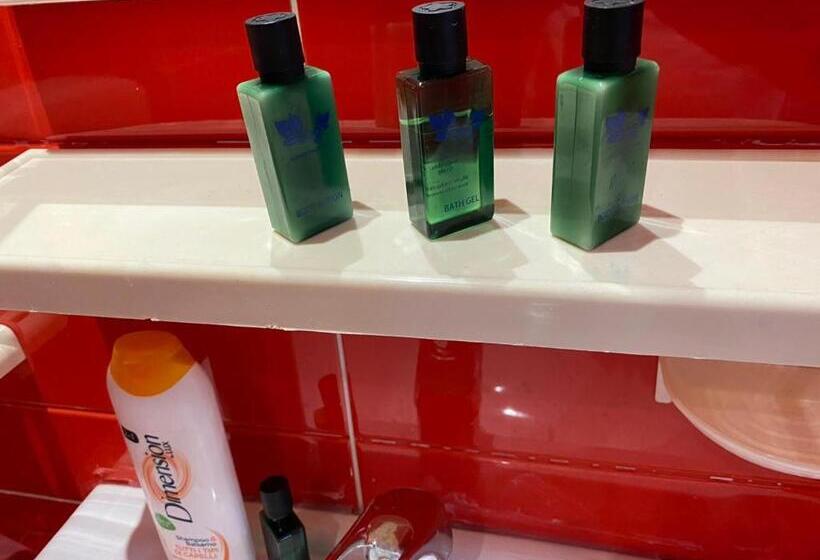 4인용 스탠다드 룸, Floger World