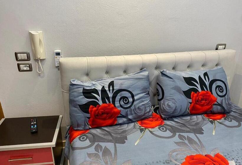 4인용 스탠다드 룸, Floger World