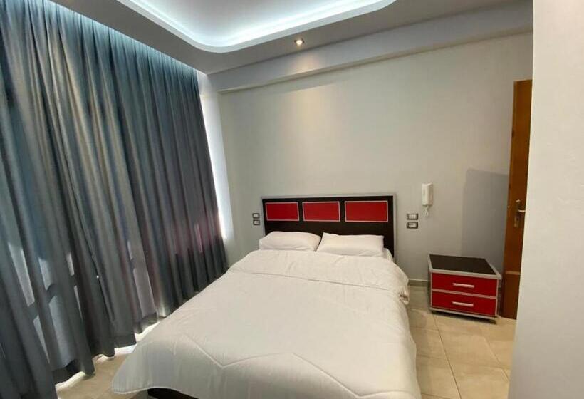 4인용 스탠다드 룸, Floger World