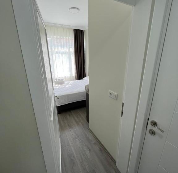 Suite, Maritsa