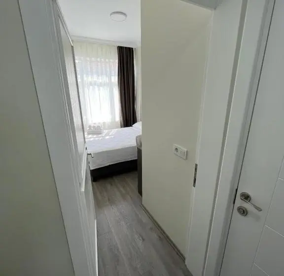 Suite, Maritsa