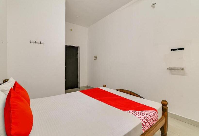 Трехместный Номер Deluxe, Oyo Flagship K V R Residency