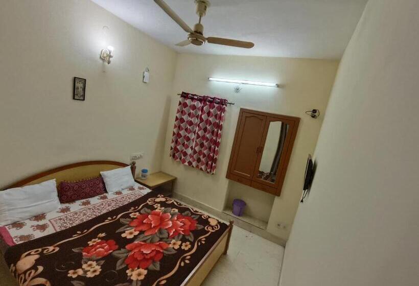 غرفة ديلوكس, Rajgarh