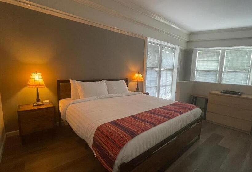 جناح عائلي, The Carrick