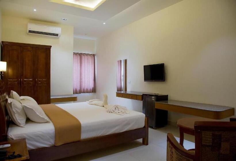Номер Deluxe, The Grand White Palace