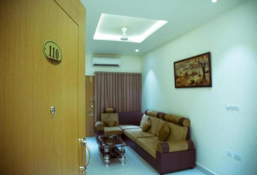 家庭套房, The Grand White Palace