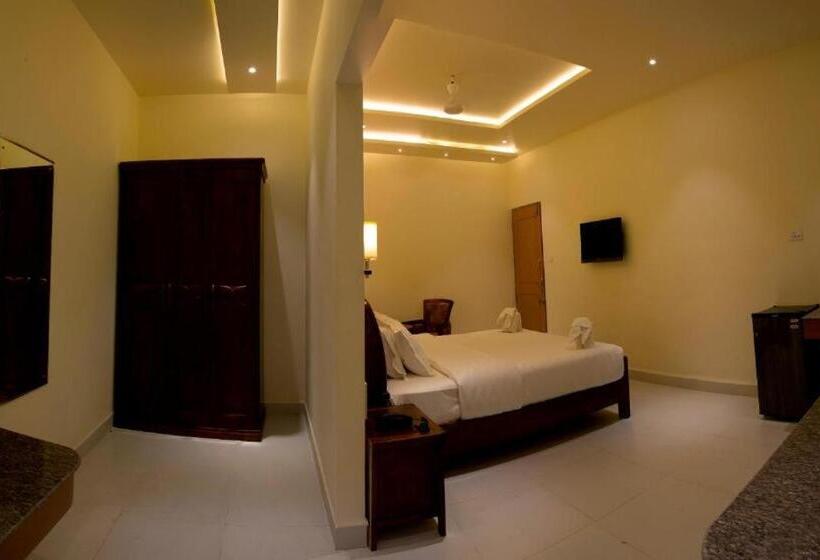 家庭套房, The Grand White Palace