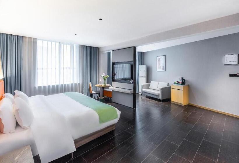 סוויטה עם נוף לעיר, Jiahua Hotel   Wanzai Ancient City