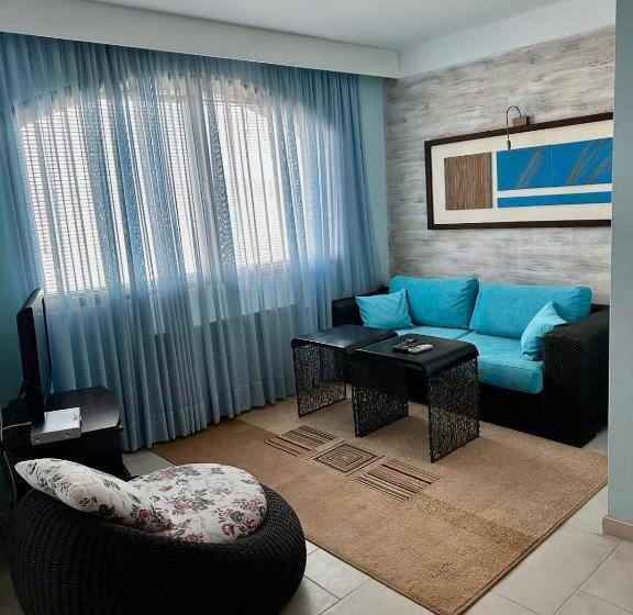 海景套房, Oazis Vip Club