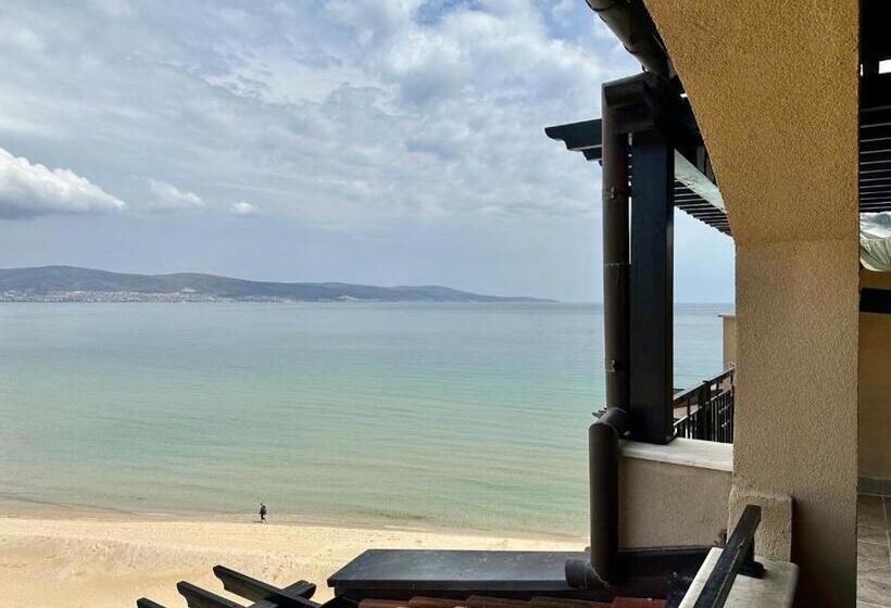 海景套房, Oazis Vip Club