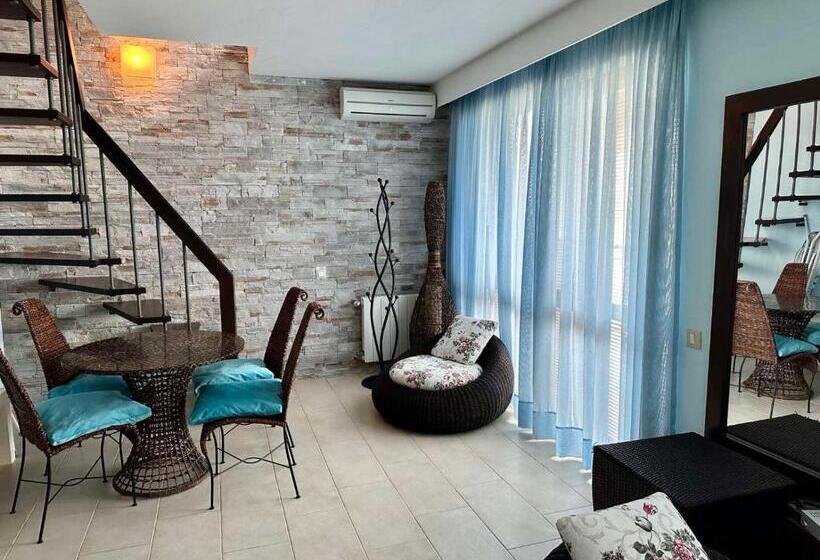 海景套房, Oazis Vip Club