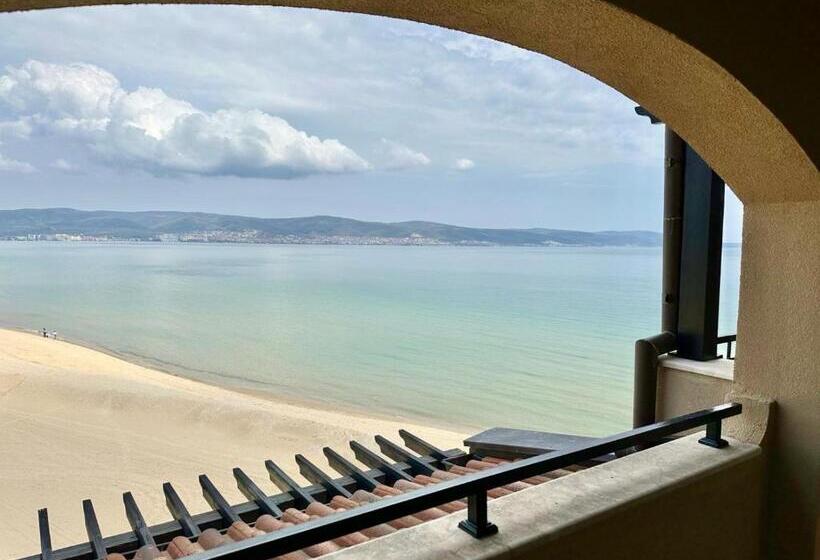 海景套房, Oazis Vip Club