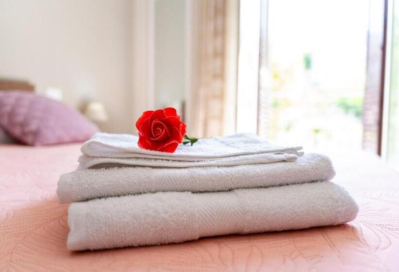 اتاق استاندارد, Gennaro Holidays