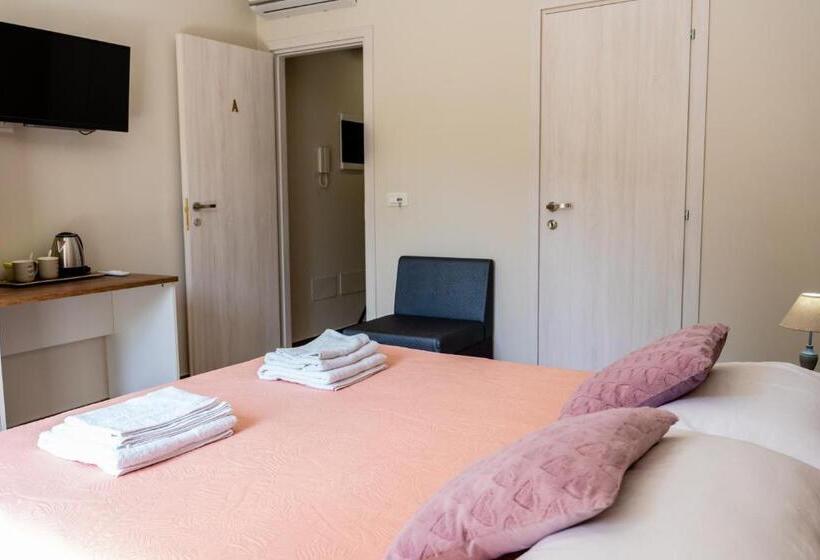 اتاق استاندارد, Gennaro Holidays