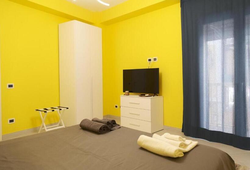 اتاق لوکس, Largo San Biagio