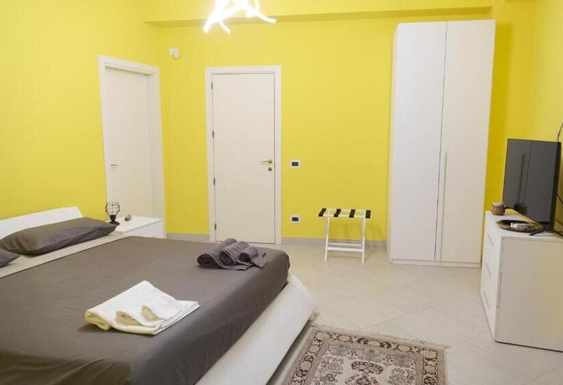 اتاق لوکس, Largo San Biagio