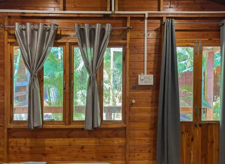 スーペリアールーム, Traverse Luxe Hostel Palolem