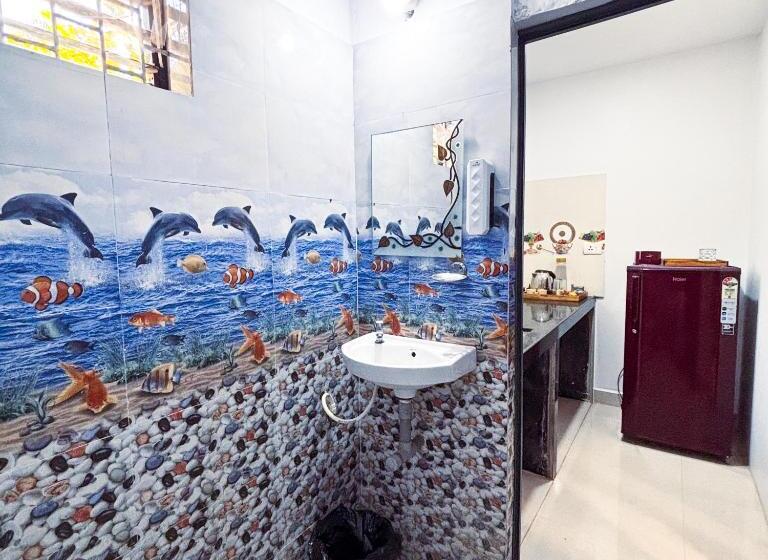 标准间带阳台, Traverse Luxe Hostel Palolem