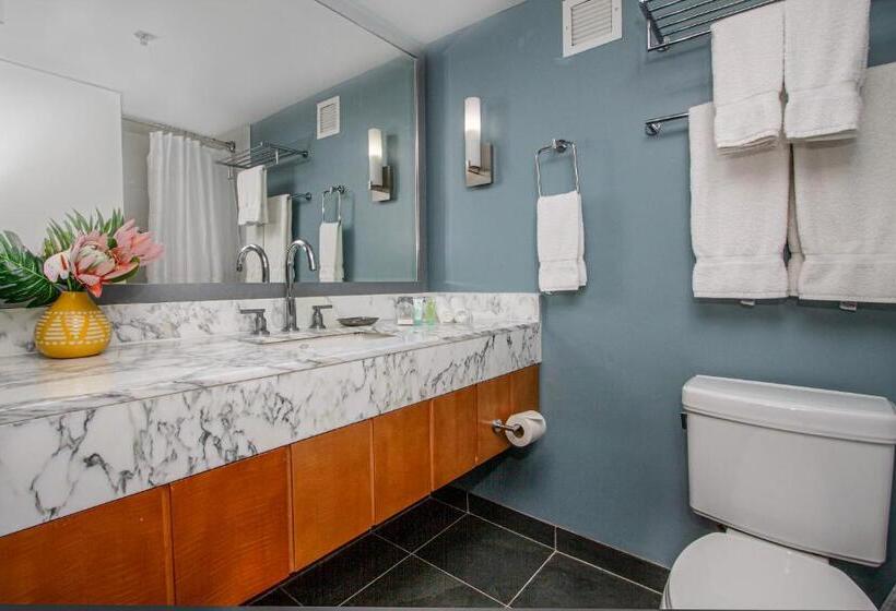 شقة غرفة واحدة, Ocean Views From Balcony Walk To Beach And Mall 3024