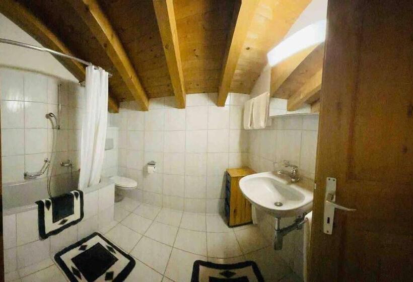 غرفة قياسية مزوَّدة بشُرفة, Bed & Breakfast Sternen