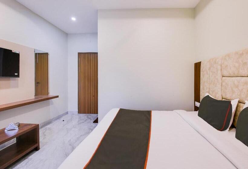 Трехместный Номер Классика, Collection O Hotel Simhadri Grand