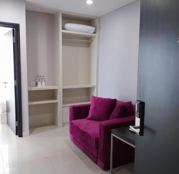Люкс, Daima Suites Margonda