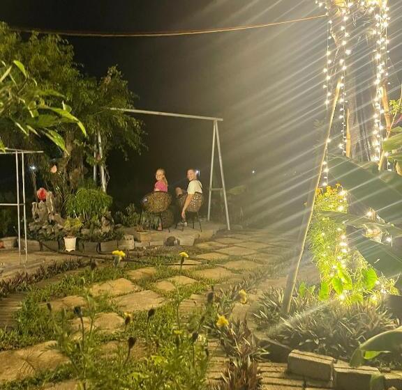 اتاق لوکس, Mountain Fields Homesaty