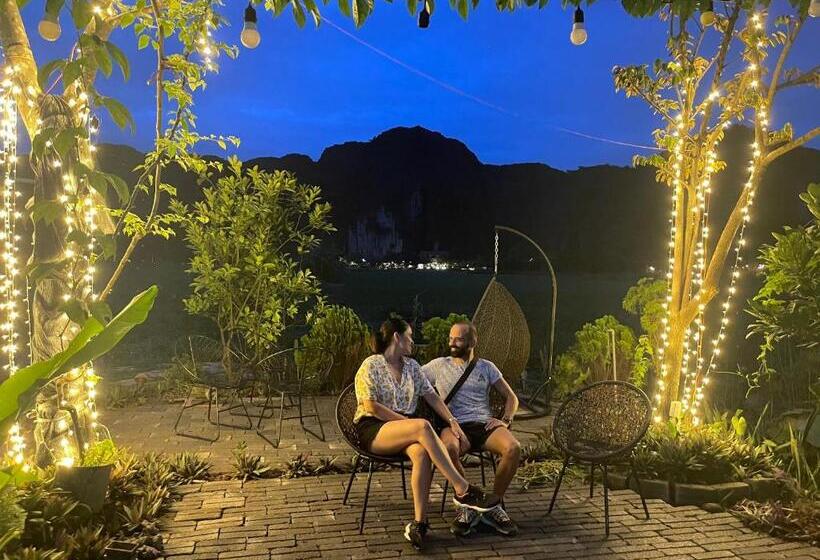 اتاق لوکس, Mountain Fields Homesaty