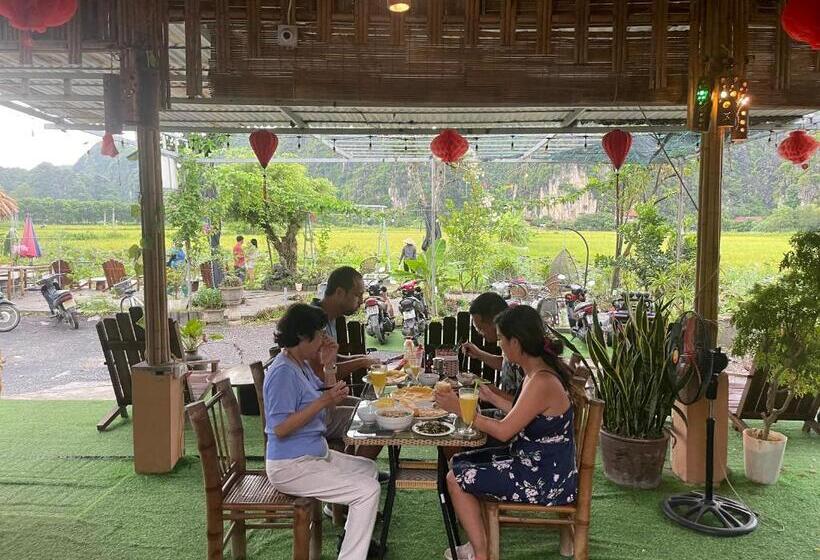 اتاق لوکس, Mountain Fields Homesaty