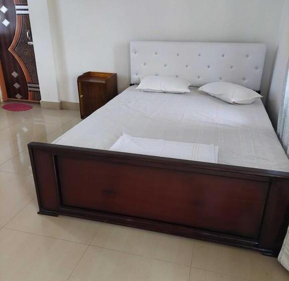 Трехместный Номер Классика, Spot On Hubash Home Stay