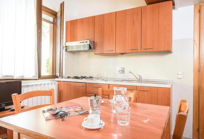 آپارتمان 1 خوابه, Isa Appartament Standard With Mezzanine, 4 Beds, Air Conditioning And Private Outdoor Area In Villag