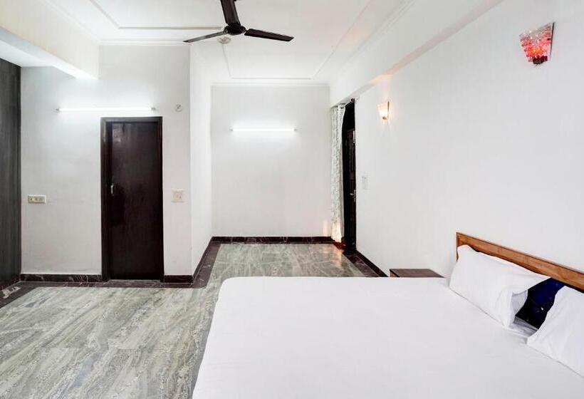 Трехместный Номер Deluxe, Oyo Radisson Red Hotel & Restaurant