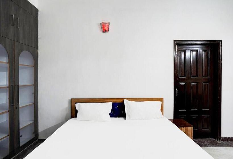 Трехместный Номер Deluxe, Oyo Radisson Red Hotel & Restaurant