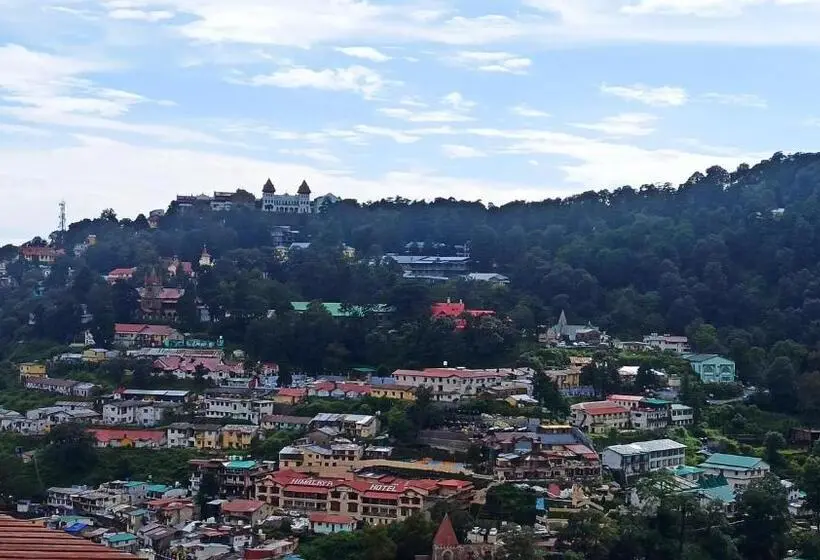 Perhehuone, Gayatri Niwas   Luxury Private Room With Ensuit Bathroom   Lake View And Mountain View