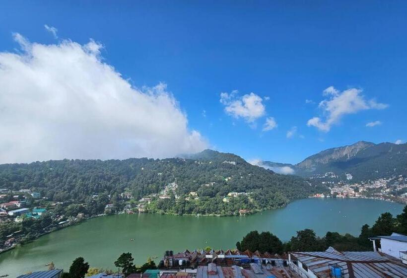 ファミリールーム, Gayatri Niwas Luxury Private Room With Ensuit Bathroom Lake View And Mountain View