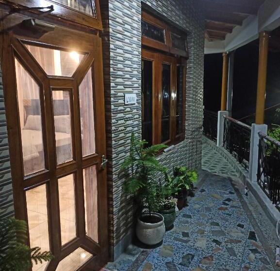 ファミリールーム, Gayatri Niwas Luxury Private Room With Ensuit Bathroom Lake View And Mountain View
