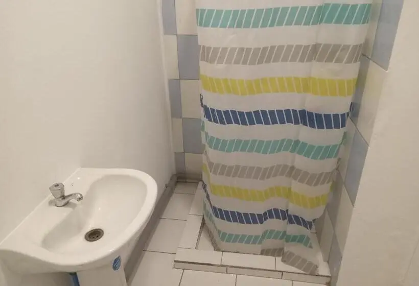 Standard Kolmen Hengen Huone, Hostal 4 Estaciones