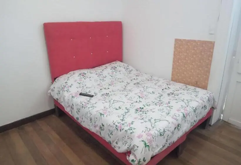 Standard Kolmen Hengen Huone, Hostal 4 Estaciones