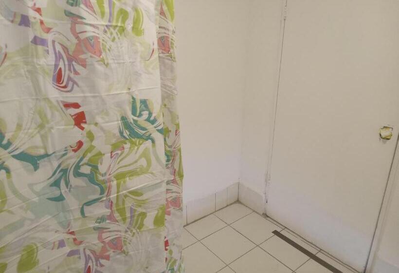 Семейный Номер, Hostal 4 Estaciones